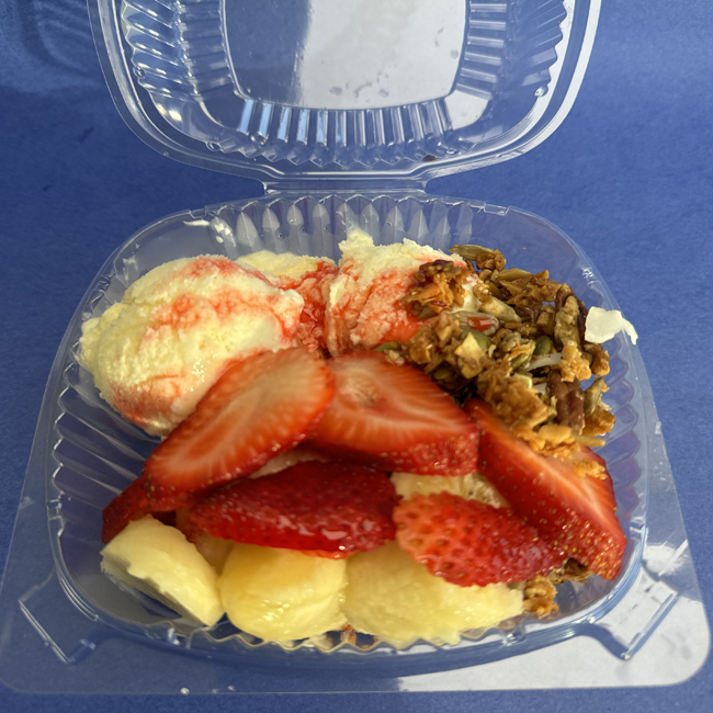 https://naturalflavas.ca/wp-content/uploads/2024/06/Banana-strawberry-Side-Bowl.jpg